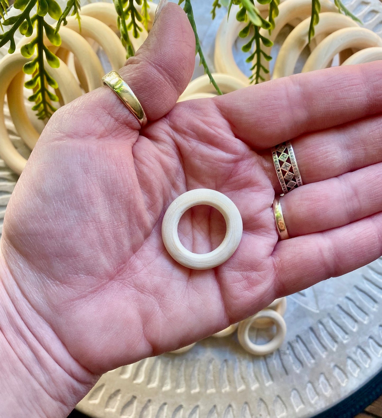 20/40 PACK Wooden Rings 30mm | Smooth unfinished craft rings - Cottonknotsxx