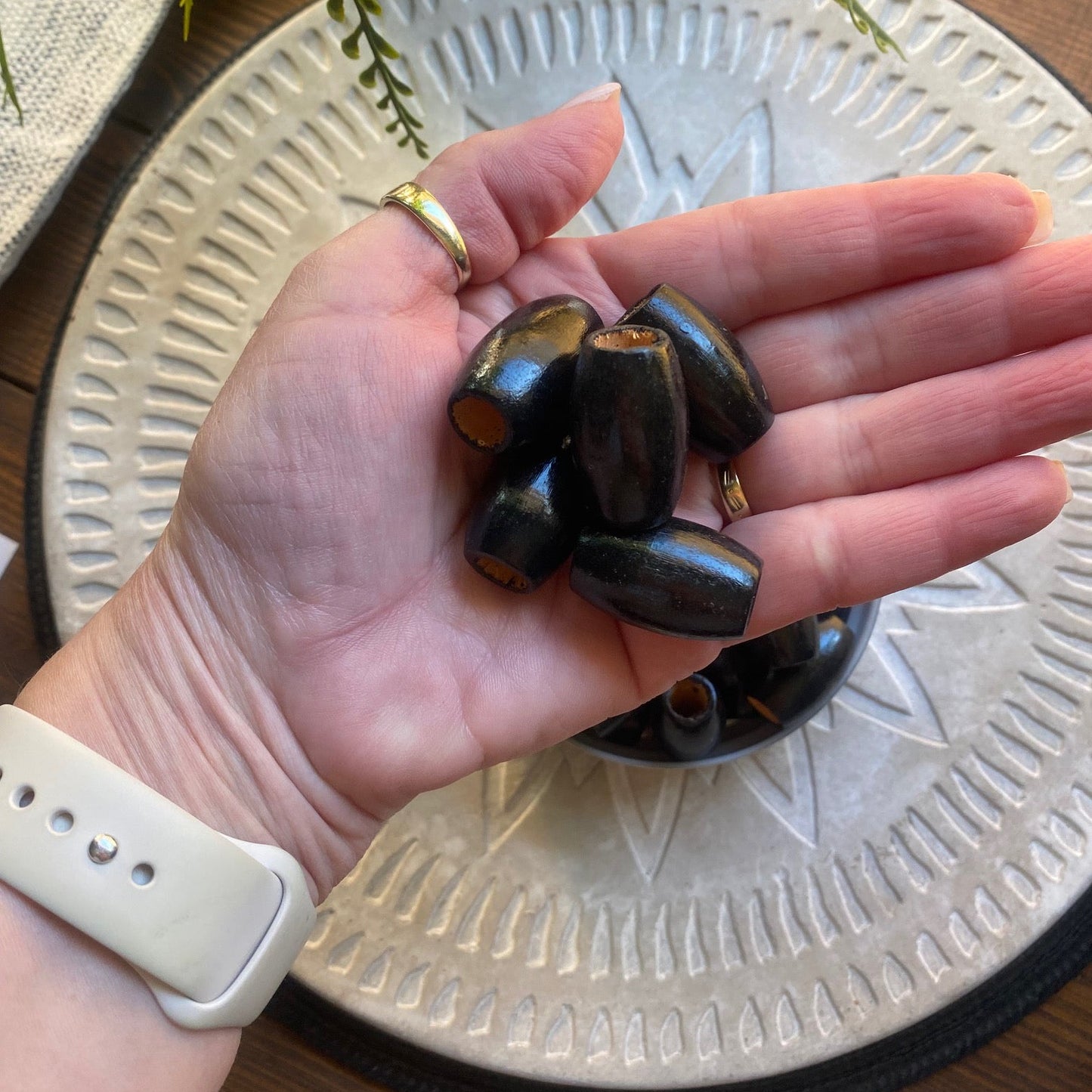 24 Pack | Barrel Wooden Beads | 28mm x 20mm | Hole 8.5~10.5mm | BLACK - Cottonknotsxx