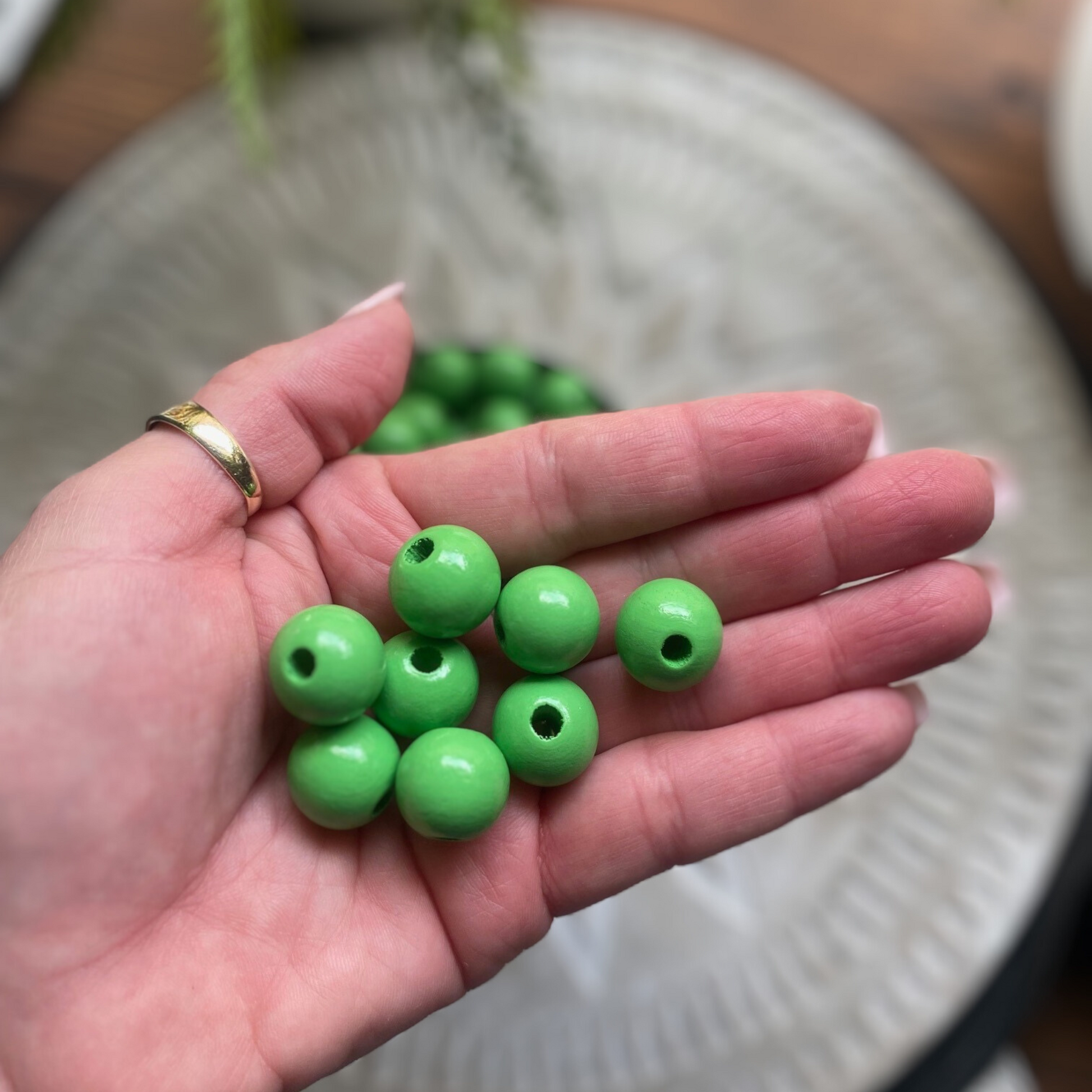 24 Pack | Round Wooden Beads | 16mm | Hole 4mm | Lime - Cottonknotsxx