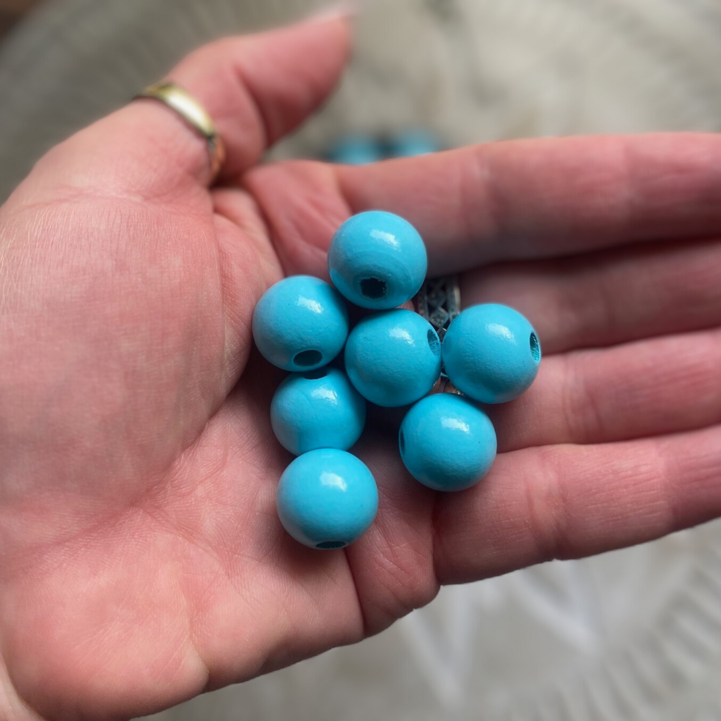 24 Pack | Round Wooden Beads | 16mm | Hole 4mm | Pastel Blue - Cottonknotsxx