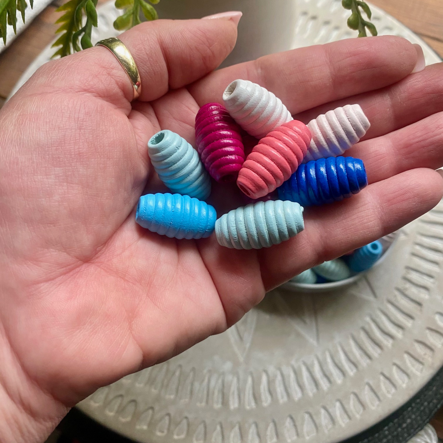 24 Pack | Wooden Oval Beehive Beads | 25 x 14mm | Hole 5mm | Mixed Colours - Cottonknotsxx