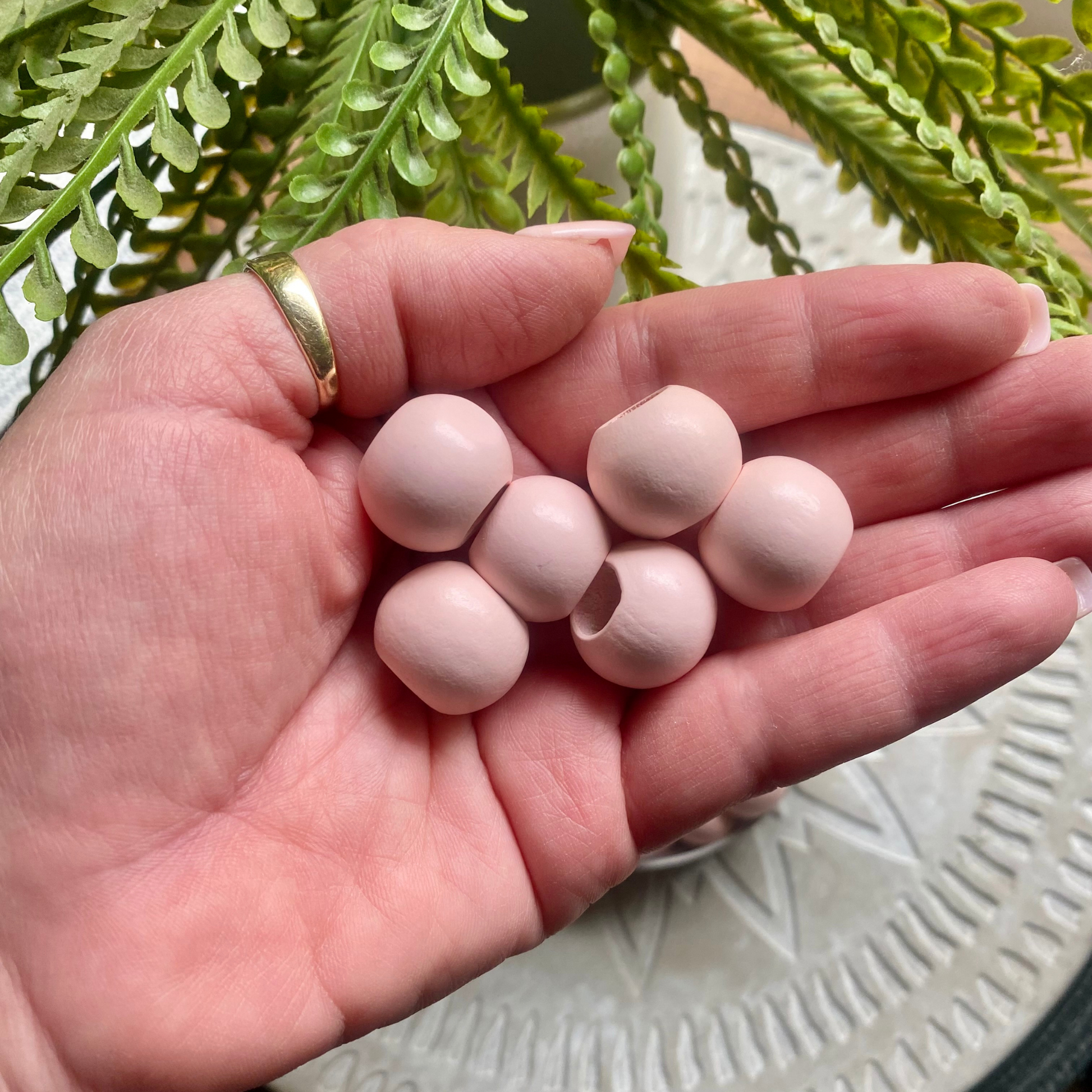 24 Pack | Wooden Round Beads | 15.5 x 20mm | Hole 10mm | Lavender Blush - Cottonknotsxx