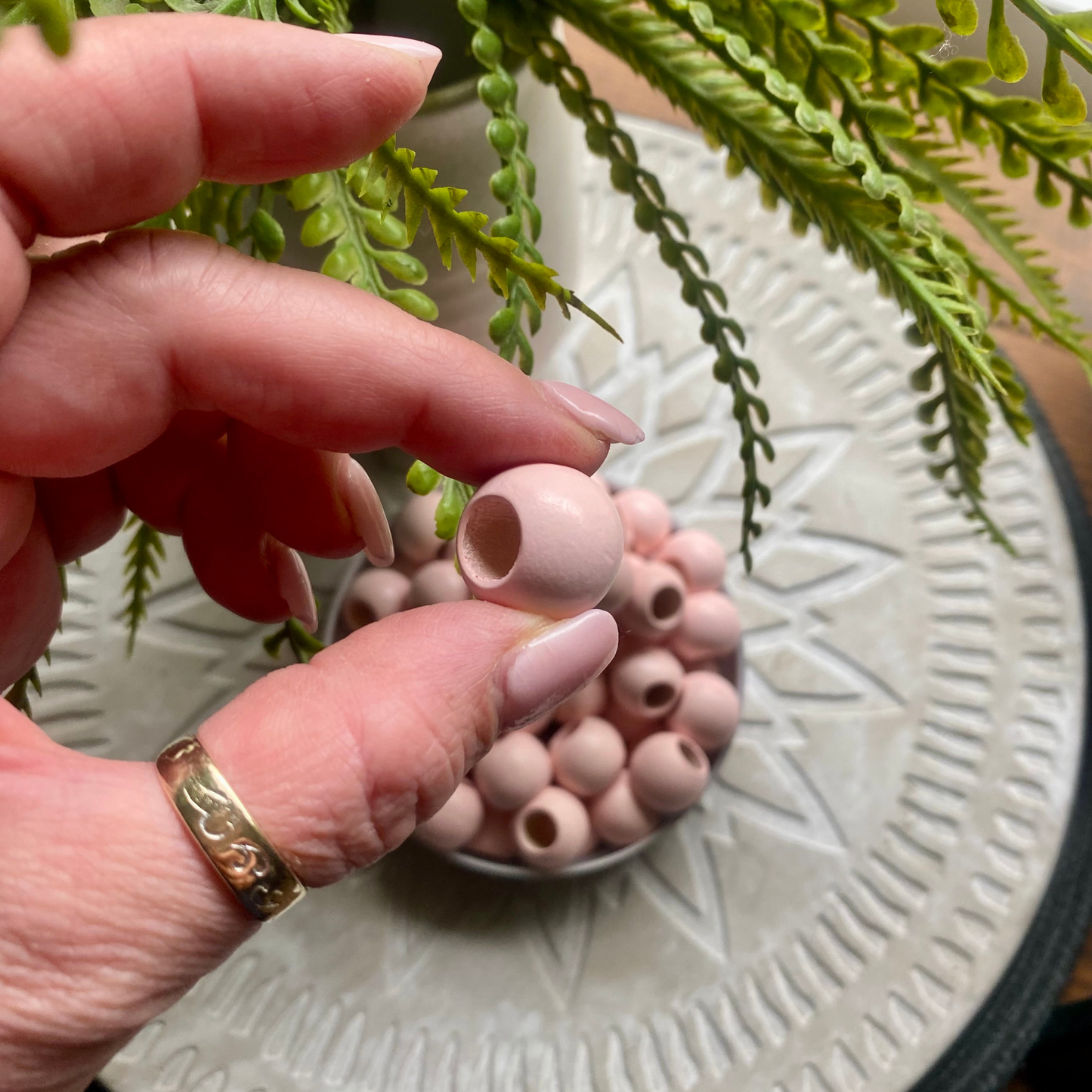 24 Pack | Wooden Round Beads | 15.5 x 20mm | Hole 10mm | Lavender Blush - Cottonknotsxx