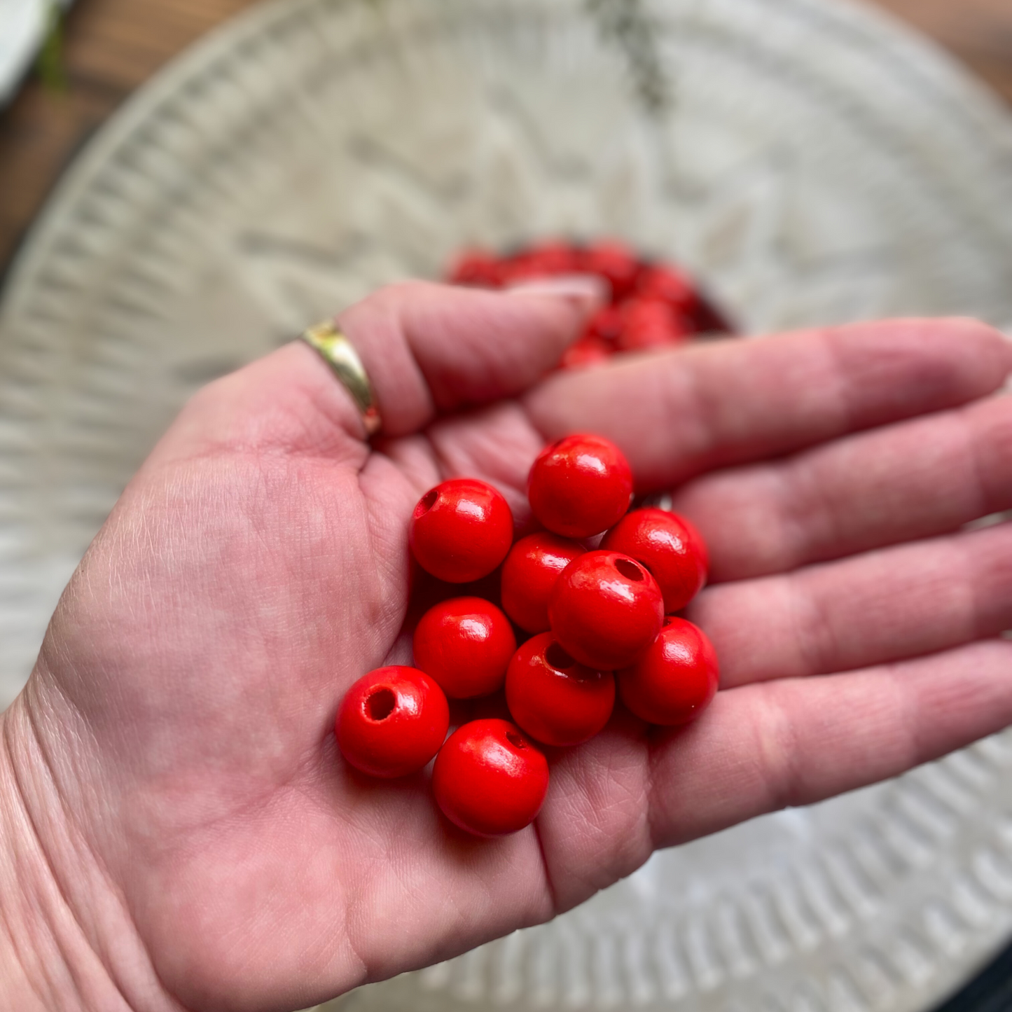 24 Pack | Wooden Round Beads | 16mm | Hole 4mm | Scarlet - Cottonknotsxx
