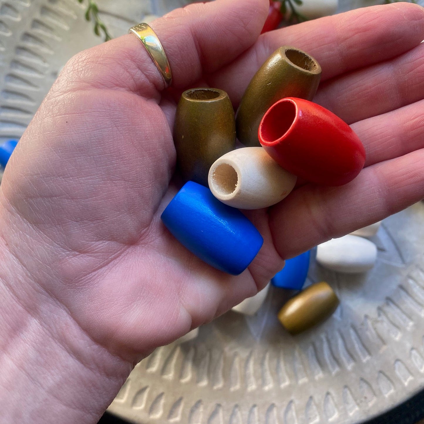 50 Pack | Barrel Wooden Beads | 30mmx20mm | Hole 9~10mm | MIXED COLOURS - Cottonknotsxx