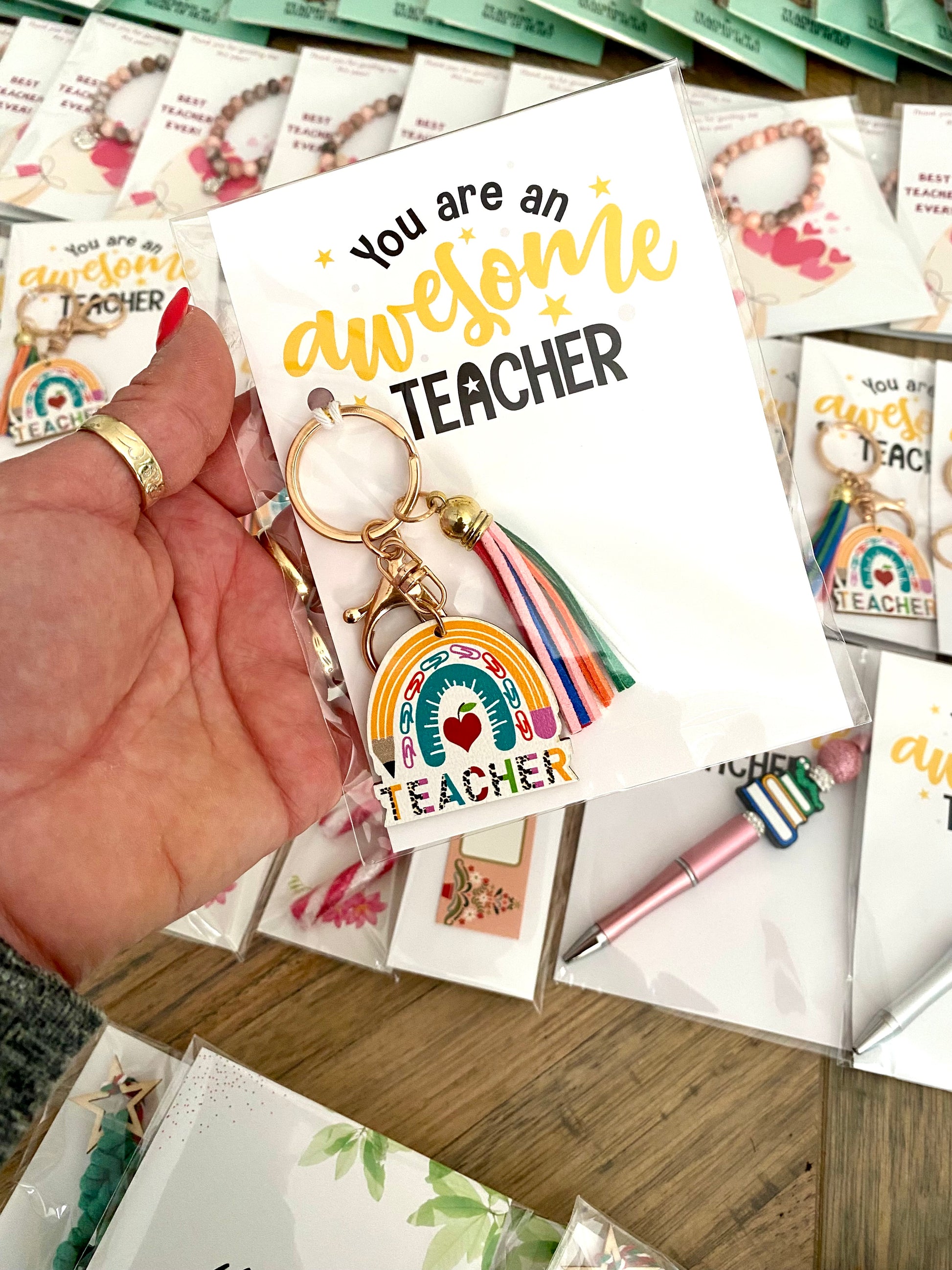Rainbow Cheers for an Awesome Teacher – Gift Card & Keyring Set - Cottonknotsxx