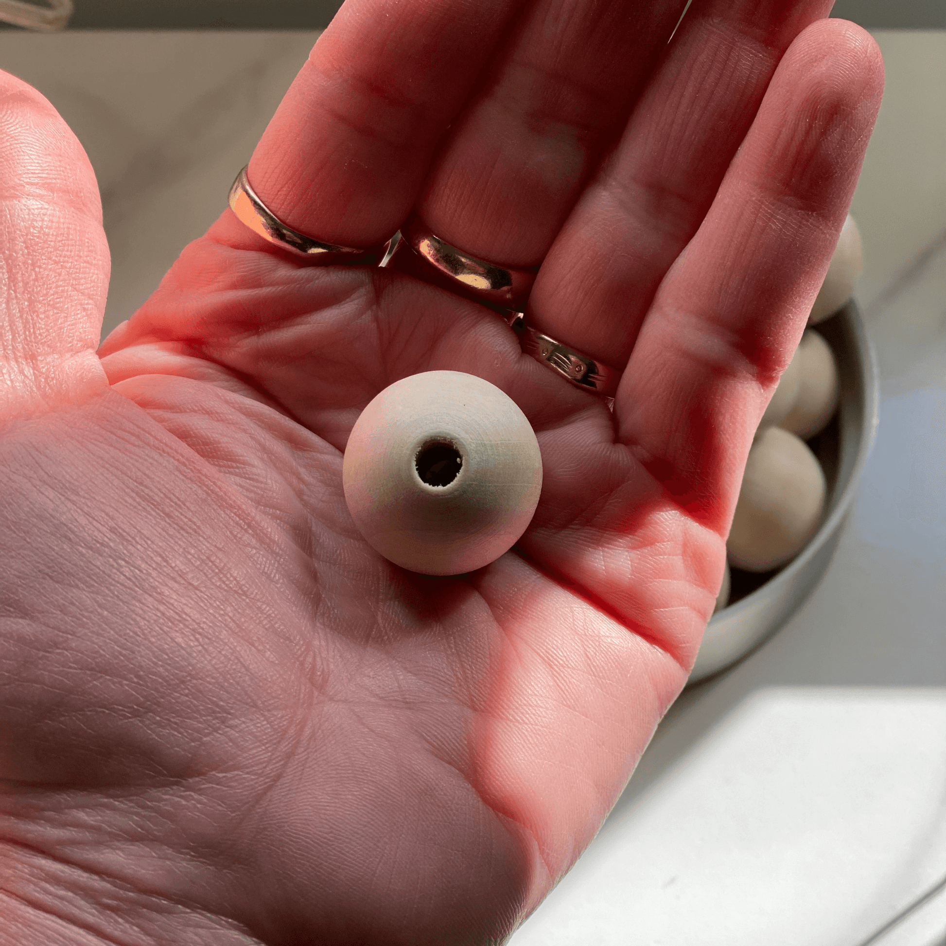 24 Beads | Natural Round Wooden Beads | 25mm | Hole: 6~7mm - Cottonknotsxx