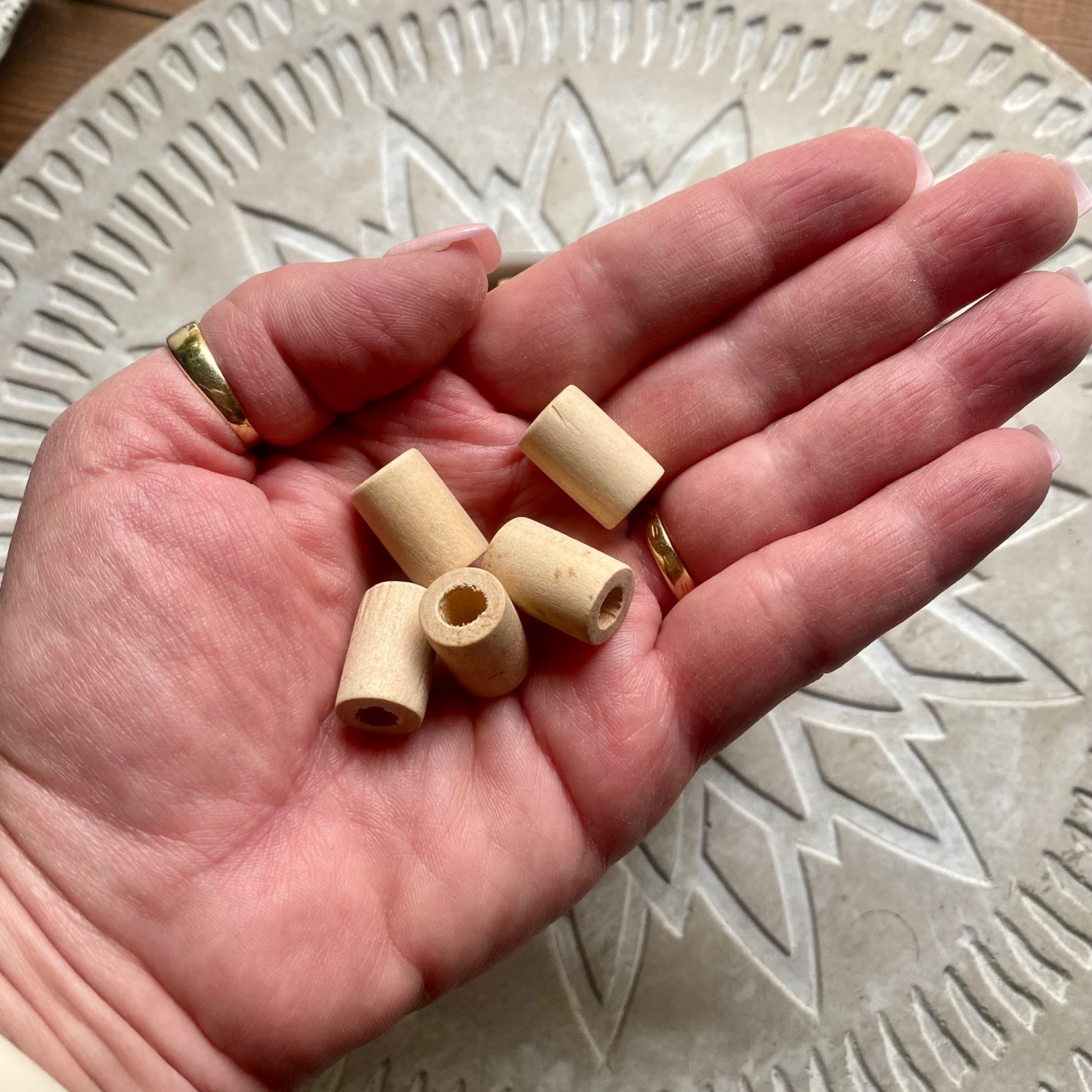 24 Pack | Wooden Column Beads | 18 x 11.5mm | Hole 6mm | Blanched Almond - Cottonknotsxx