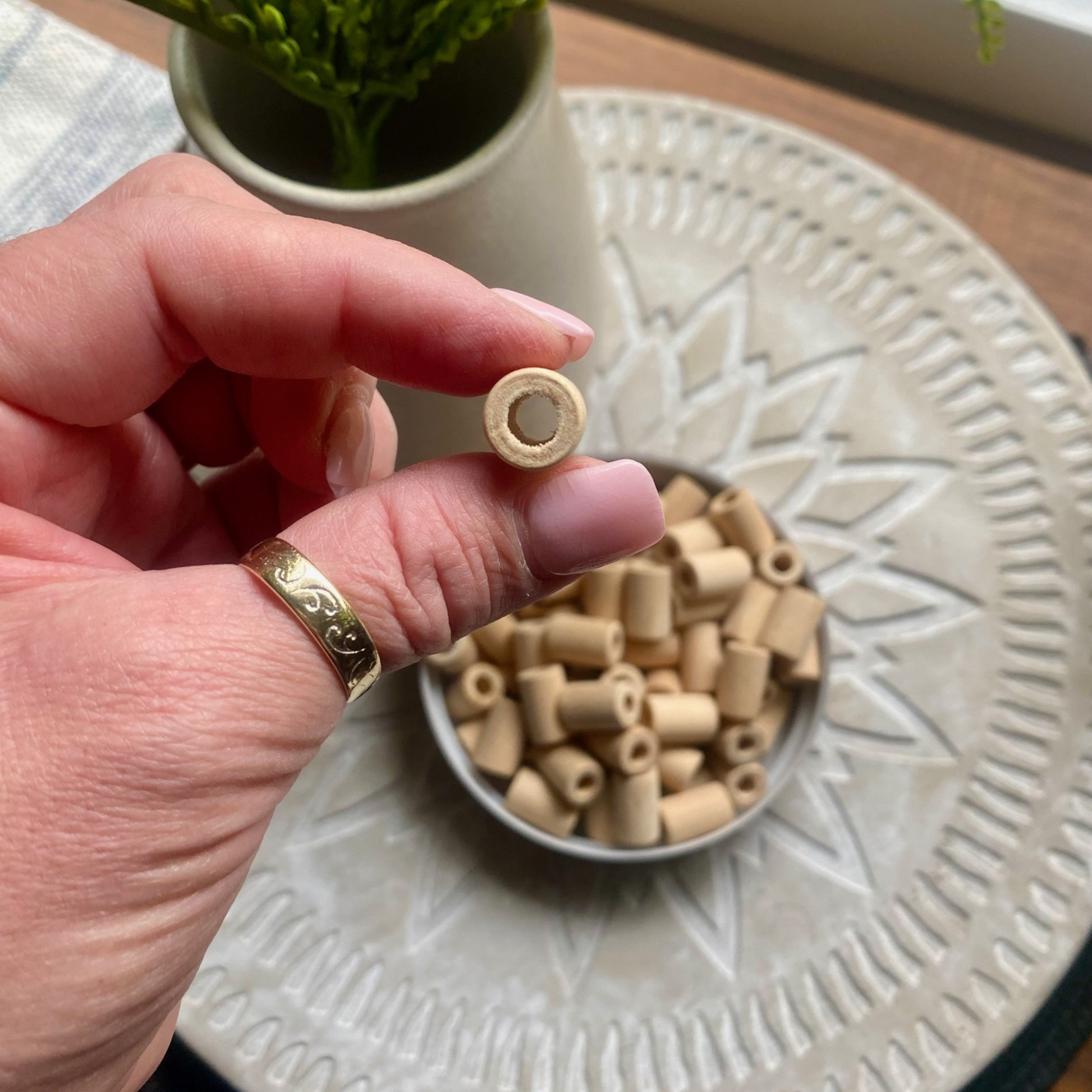 24 Pack | Wooden Column Beads | 18 x 11.5mm | Hole 6mm | Blanched Almond - Cottonknotsxx