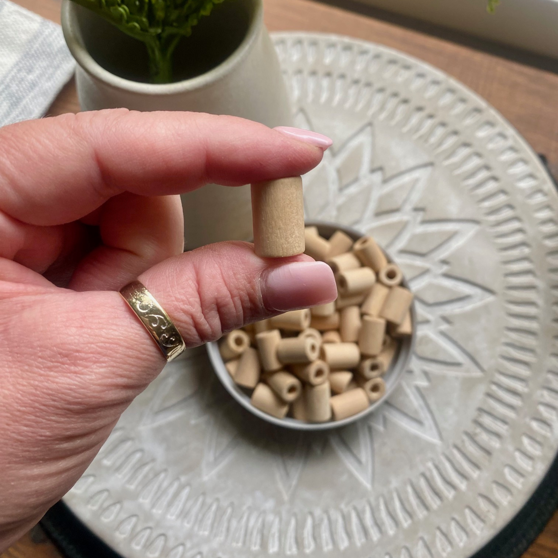 24 Pack | Wooden Column Beads | 18 x 11.5mm | Hole 6mm | Blanched Almond - Cottonknotsxx