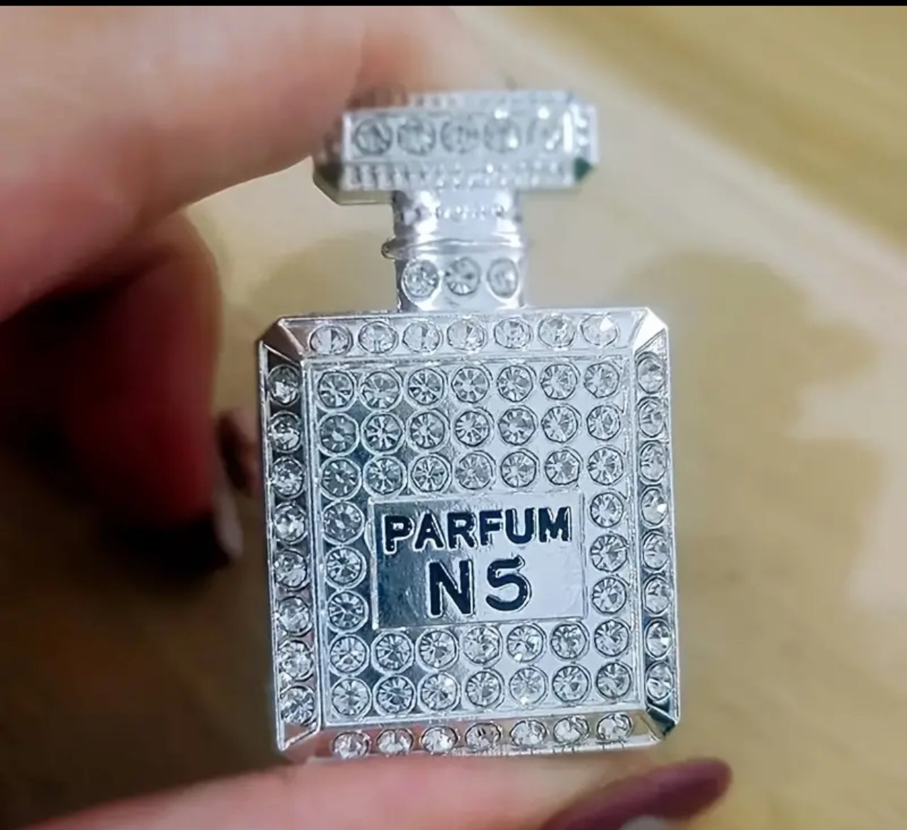 Chic & Fresh – Silver N5-Inspired Car Bling - Cottonknotsxx